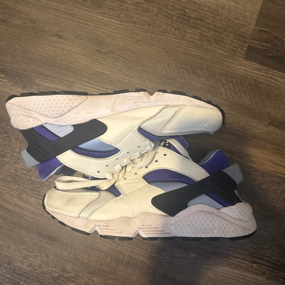 Nike White and Blue Athletic Shoes